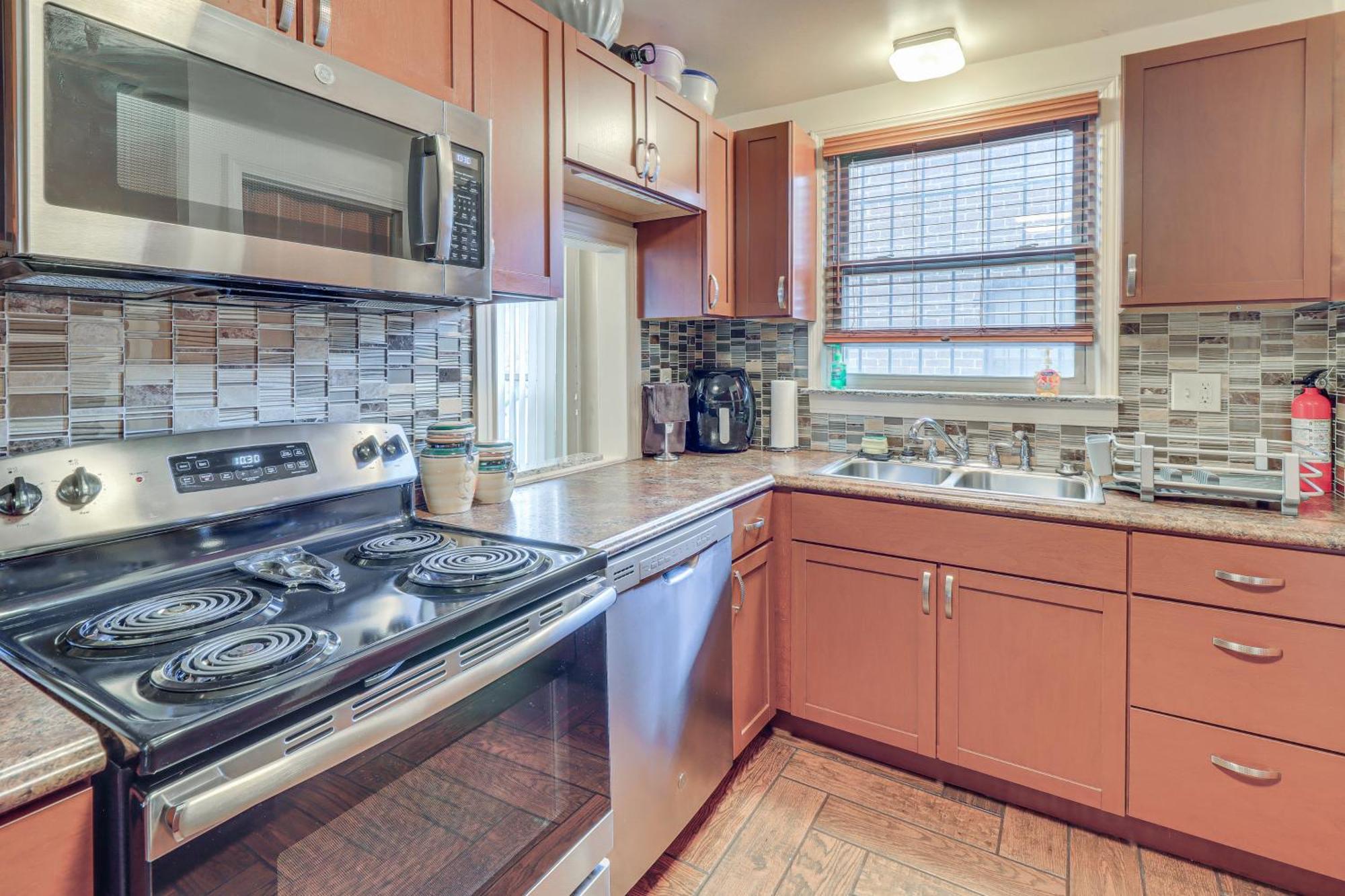 Family-Friendly Detroit Home 12 Mi To Downtown! Exterior photo