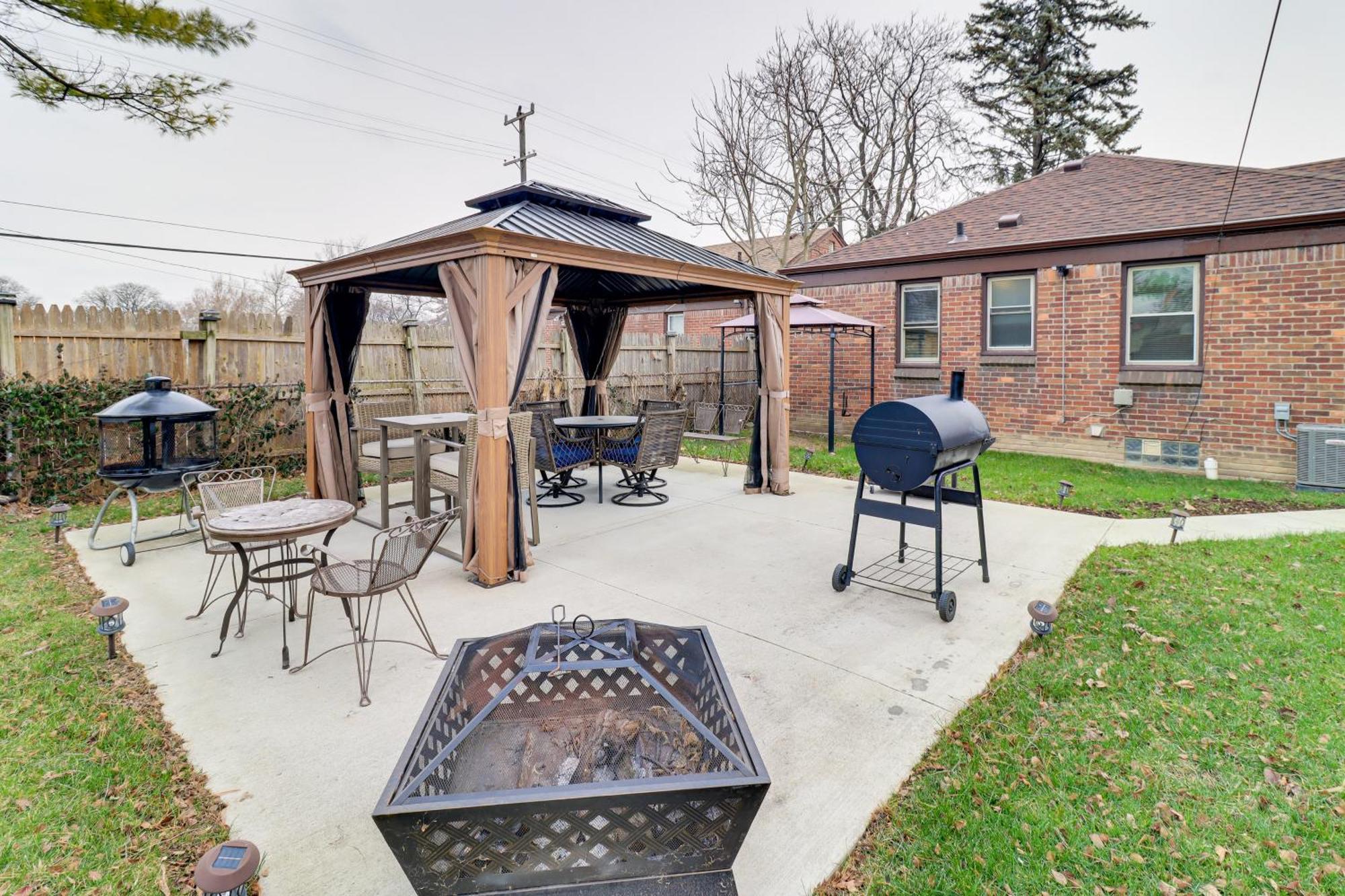 Family-Friendly Detroit Home 12 Mi To Downtown! Exterior photo
